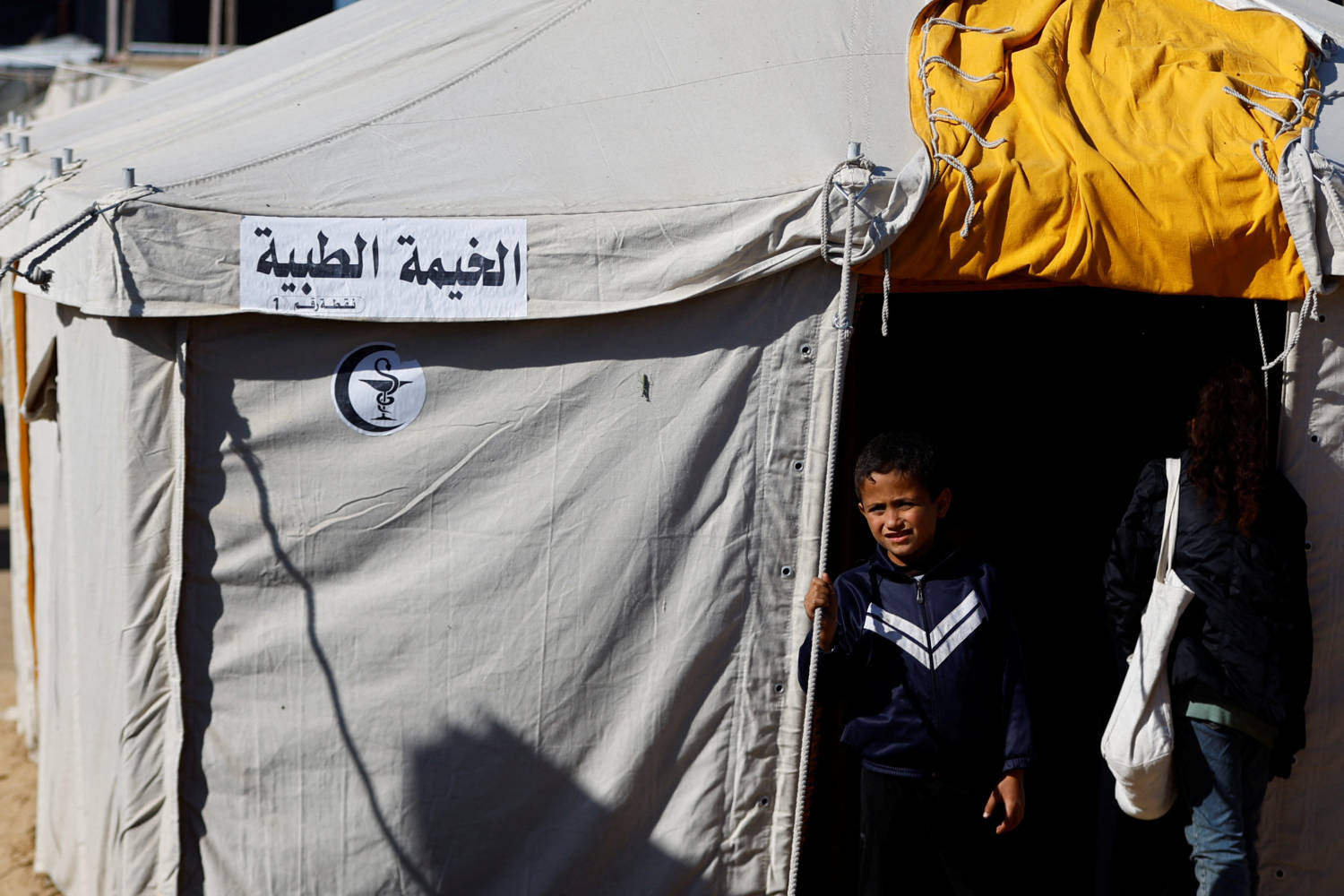 Displaced Gazans flee again as Israel launches fresh tank, air assaults
