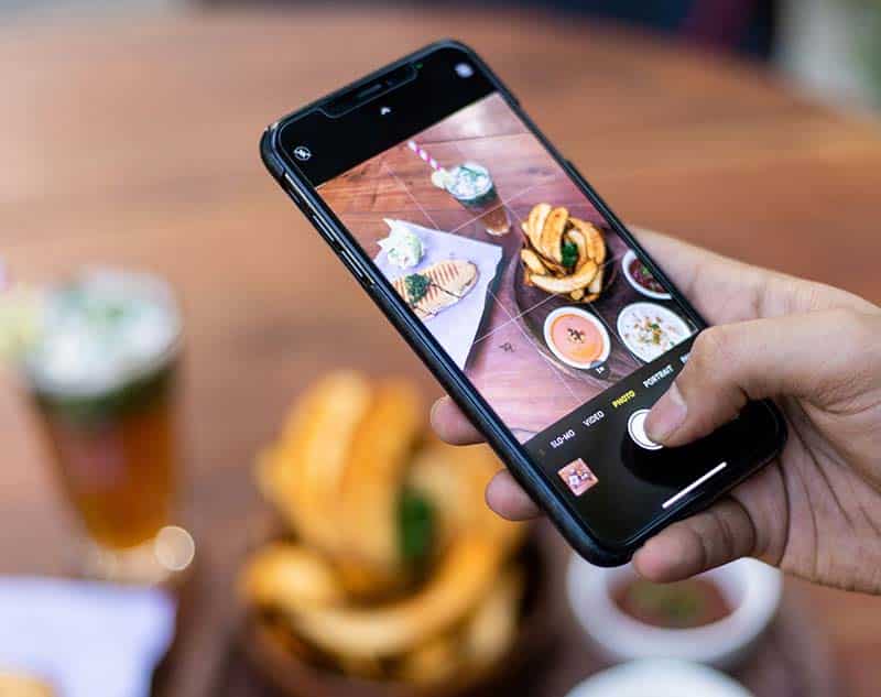 Of scrolling and swiping: Thriving in the social media era