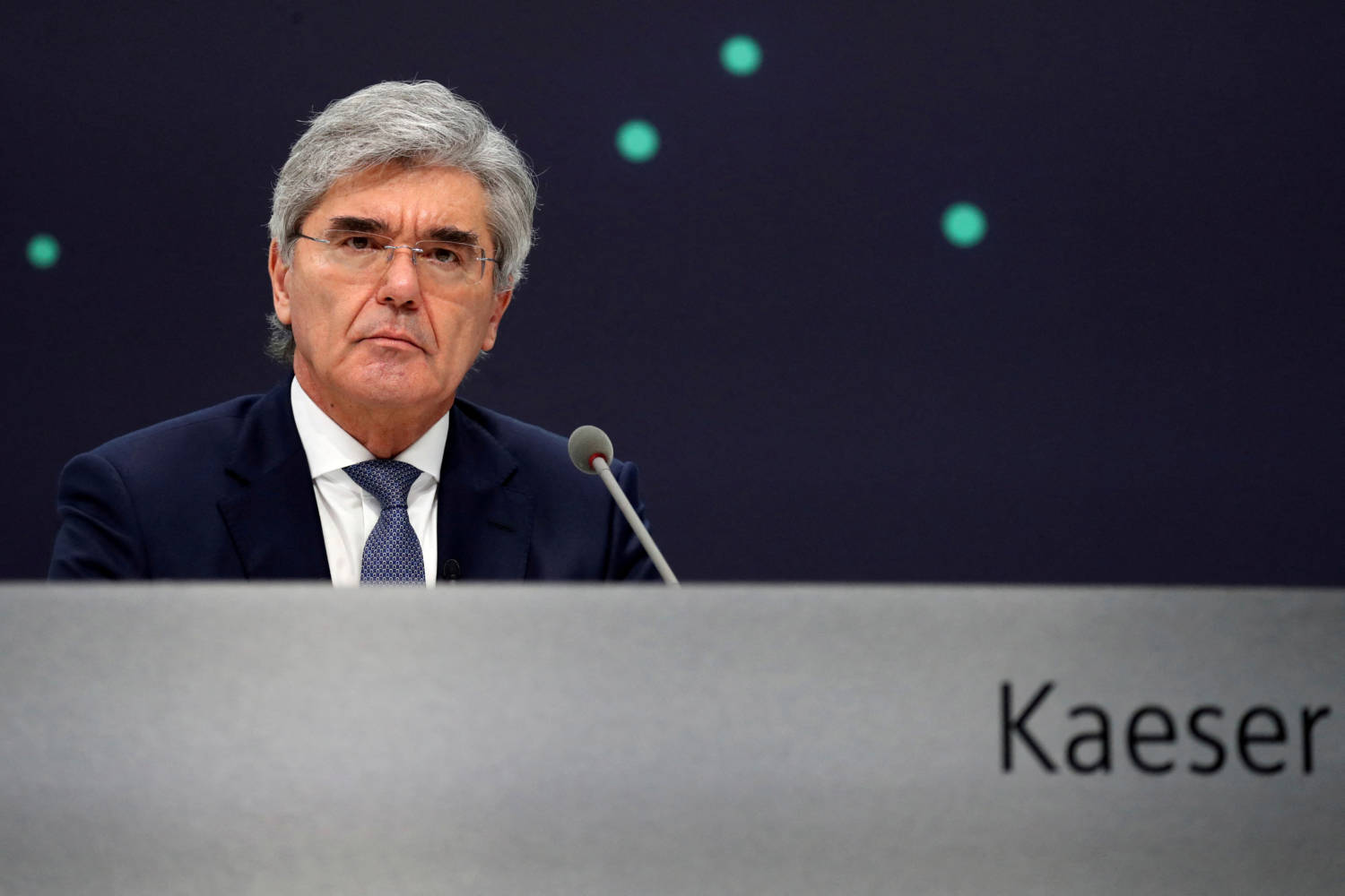 Siemens Energy chairman calls for resistance against right-wing extremists