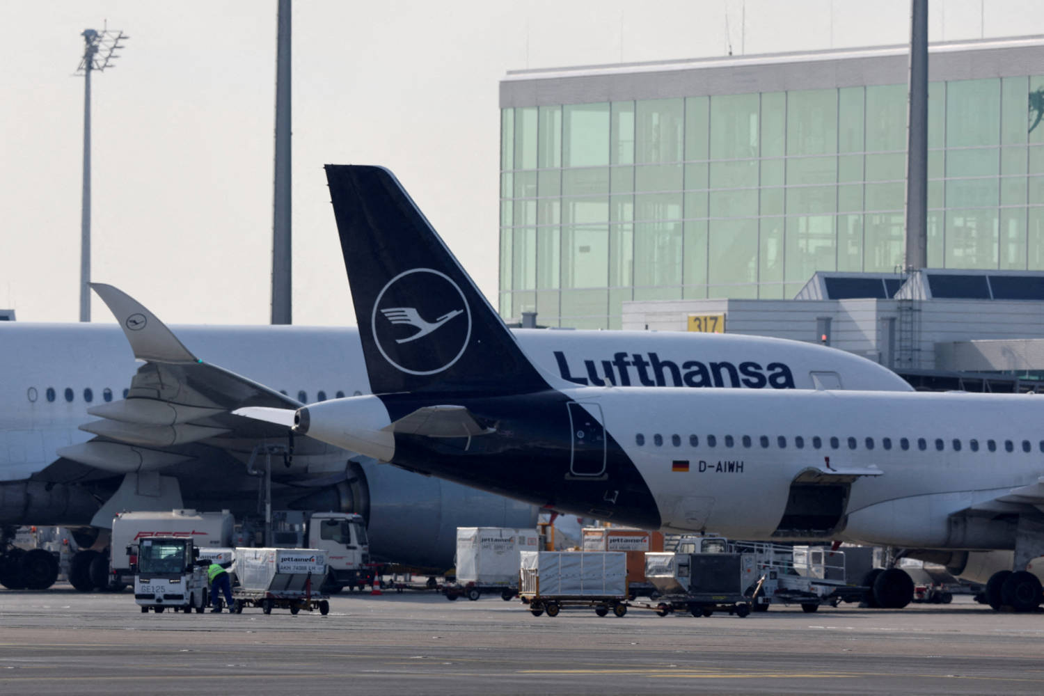 Strikes to ground flights at major German airports on Thursday