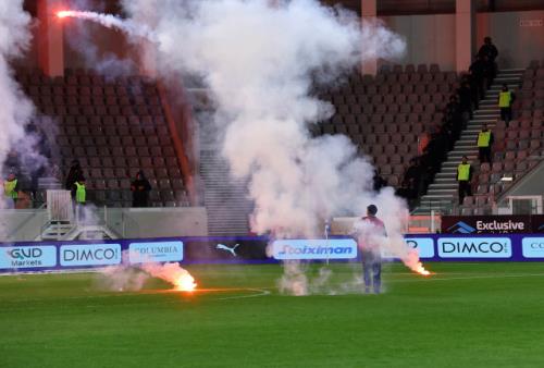 The fan cards of the three arrested for the episodes at "Alphamega" were canceled