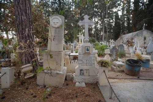 They are looking for the "lost poet" - Excavation of the grave for Vassilis Michaelides