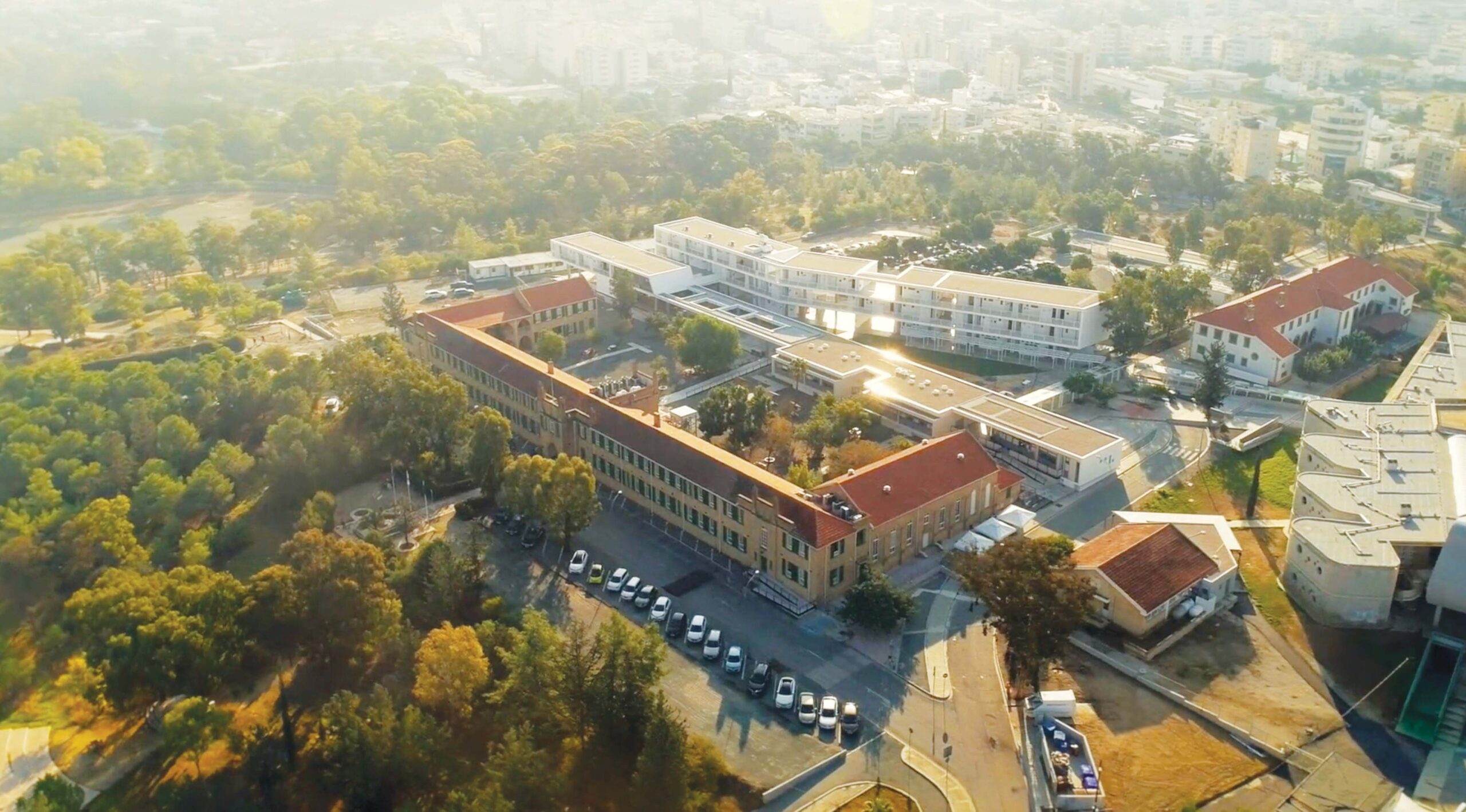 Cabinet appoints English School board