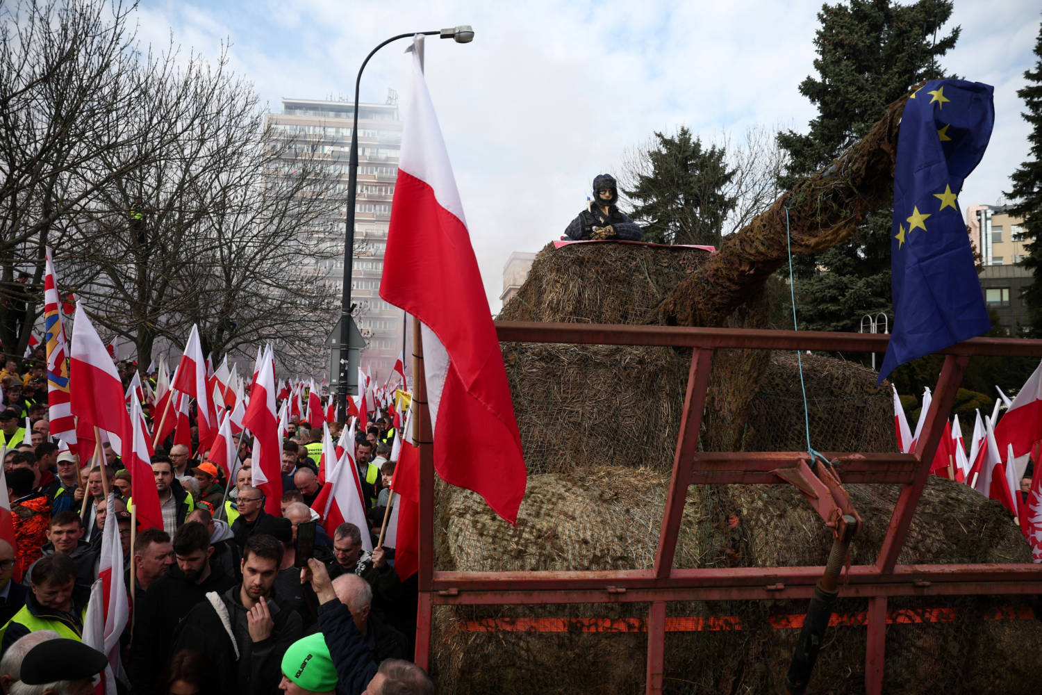Polish farmers rally in Warsaw against EU policies, Ukraine imports