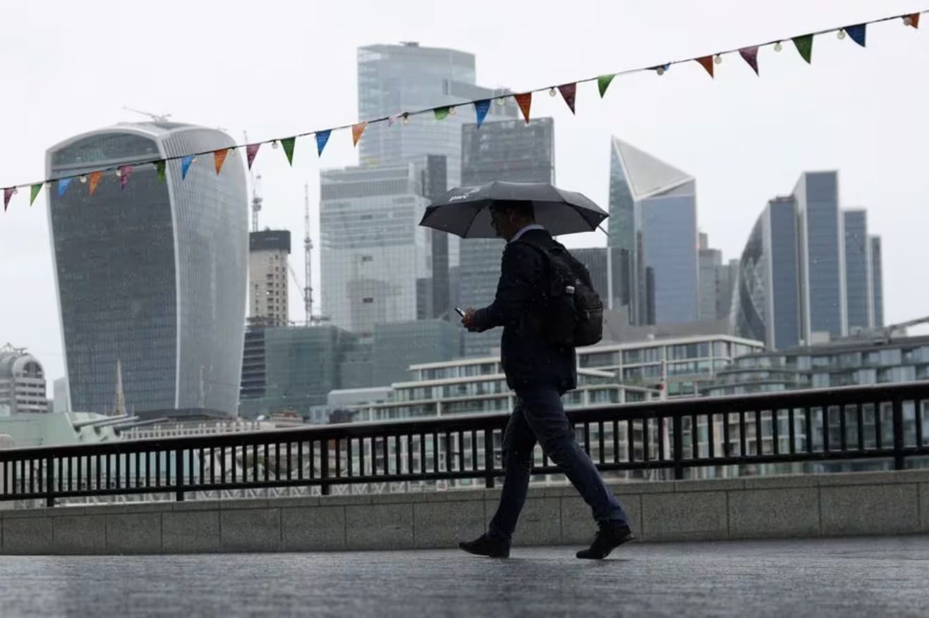 UK economy puts recession behind it but price pressures rise, PMI survey shows