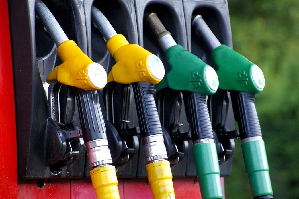 Drivers rush to fill up, as petrol prices set to go up