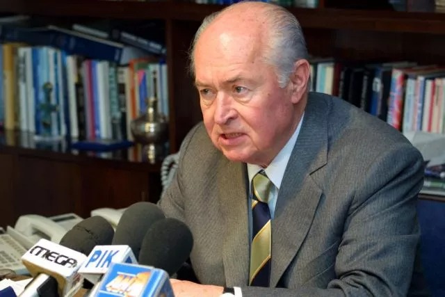 Former President George Vassiliou hospitalised at Nicosia General Hospital