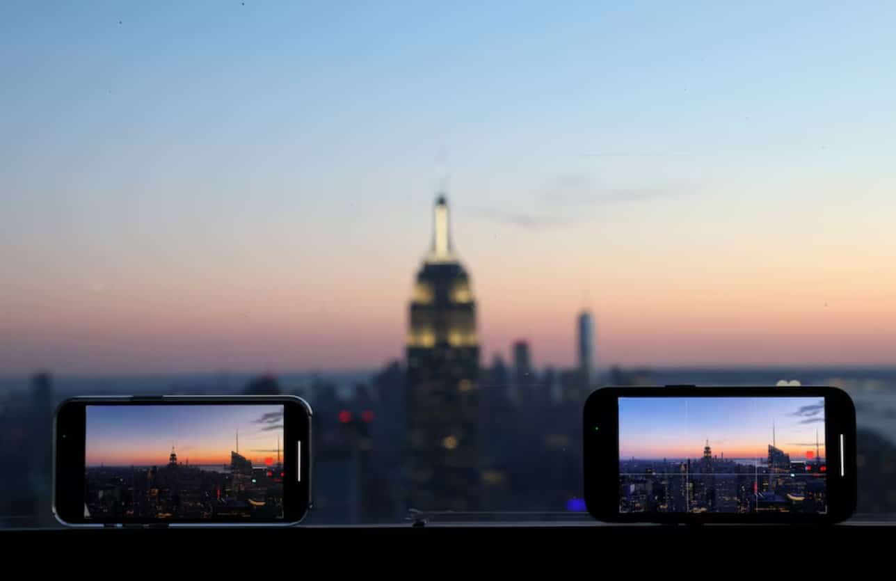 Global smartphone market set to rebound in 2024, report says