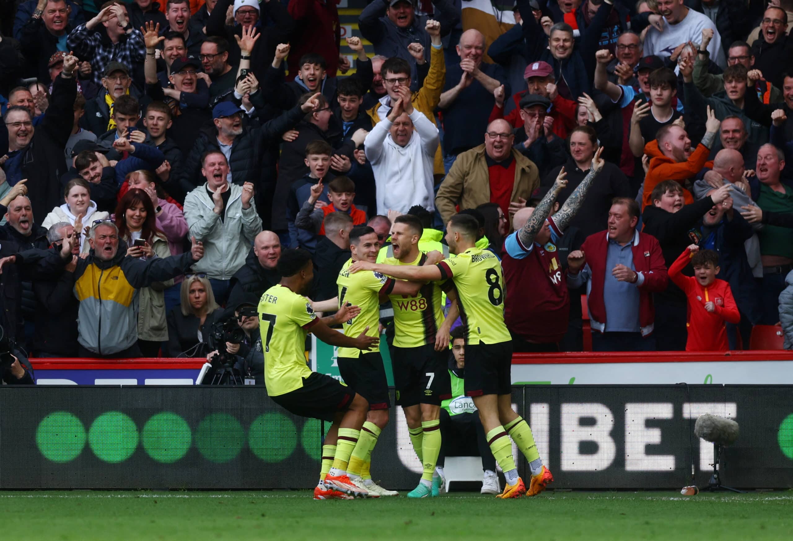 Burnley raise survival hopes with 4-1 win at bottom side Sheffield United