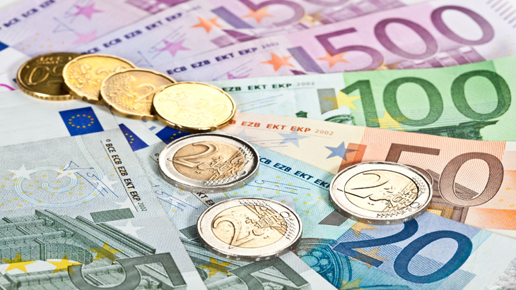 Euro advances to week-high