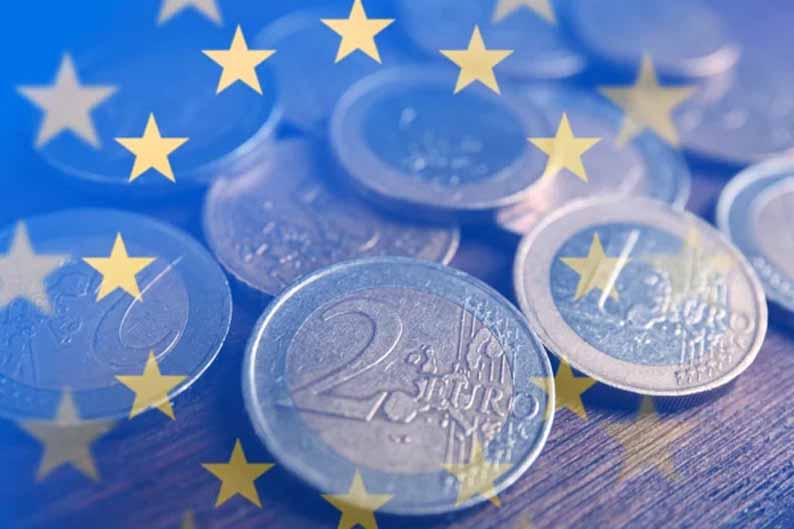 Euro tumbles on firm ECB rate cut bets for June
