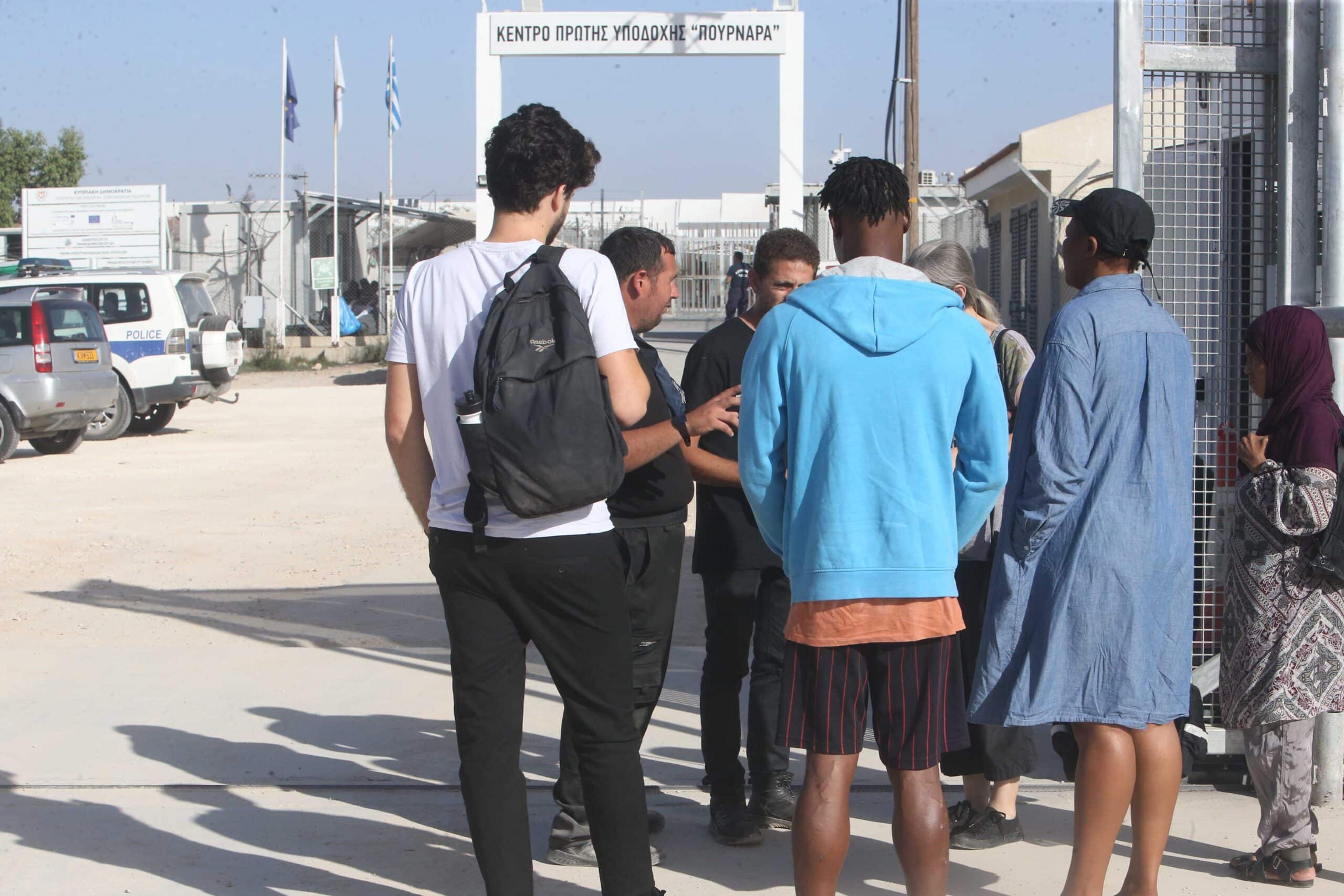 Govt issues reminder on asylum seekers, ’ working rights