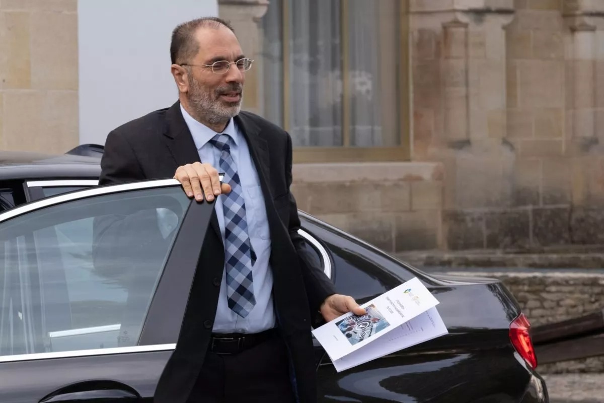 Lock Odysseas up