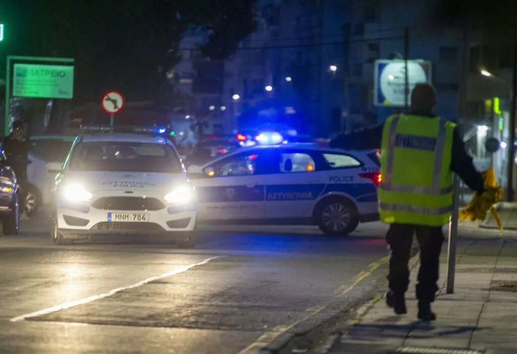 Man dies after being struck by car in Kokkinotrimithia