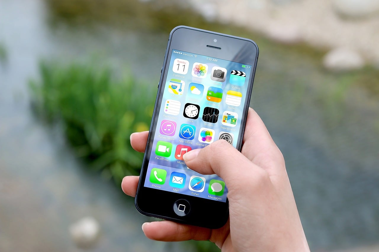 Many prisoners go years without touching a smartphone