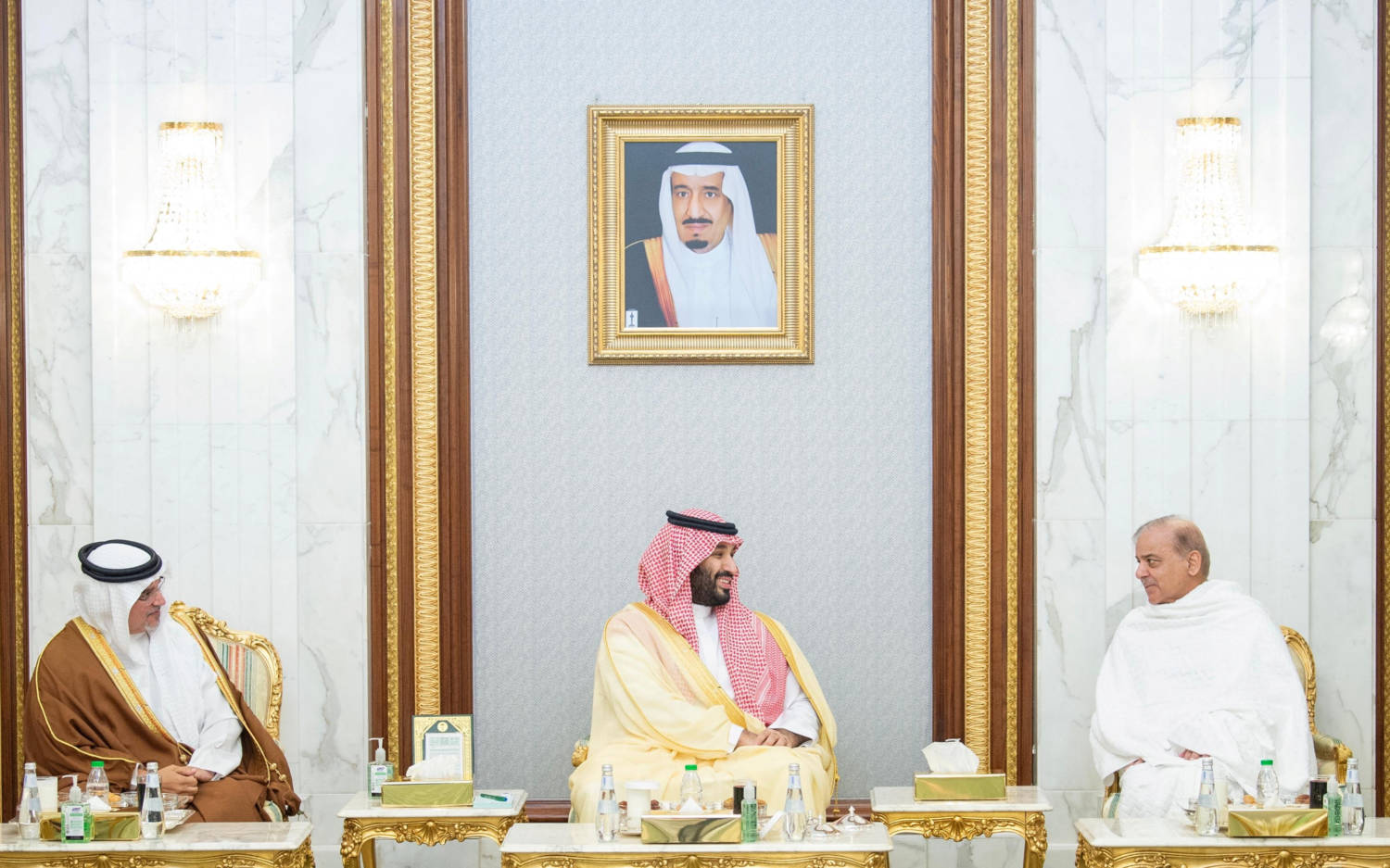 Saudi crown prince meets Pakistani premier, stresses India-Pakistan dialogue