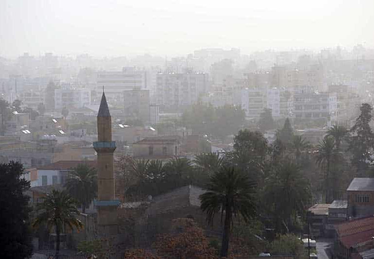 Today, ’s weather: 30 degrees and a lot of dust