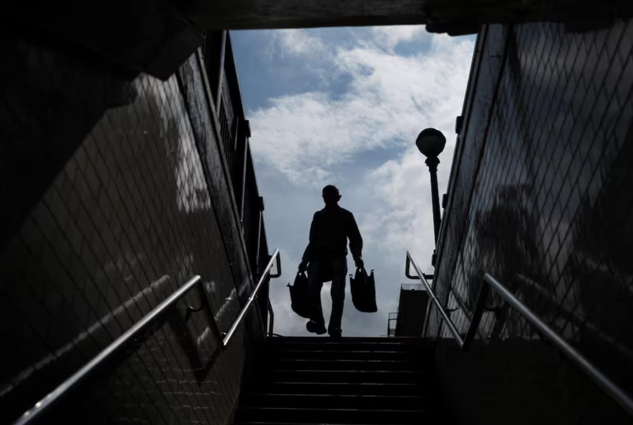 US layoffs reach 14-month high amid government, tech cutbacks