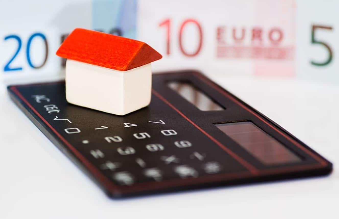CBC: Consumer loan rates rise, housing loan rates dip