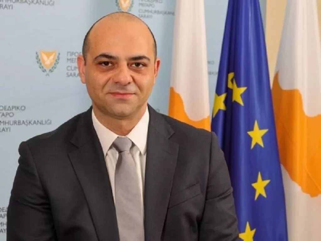 Larnaca port: Strike cancelled as labour minister calls for dialogue