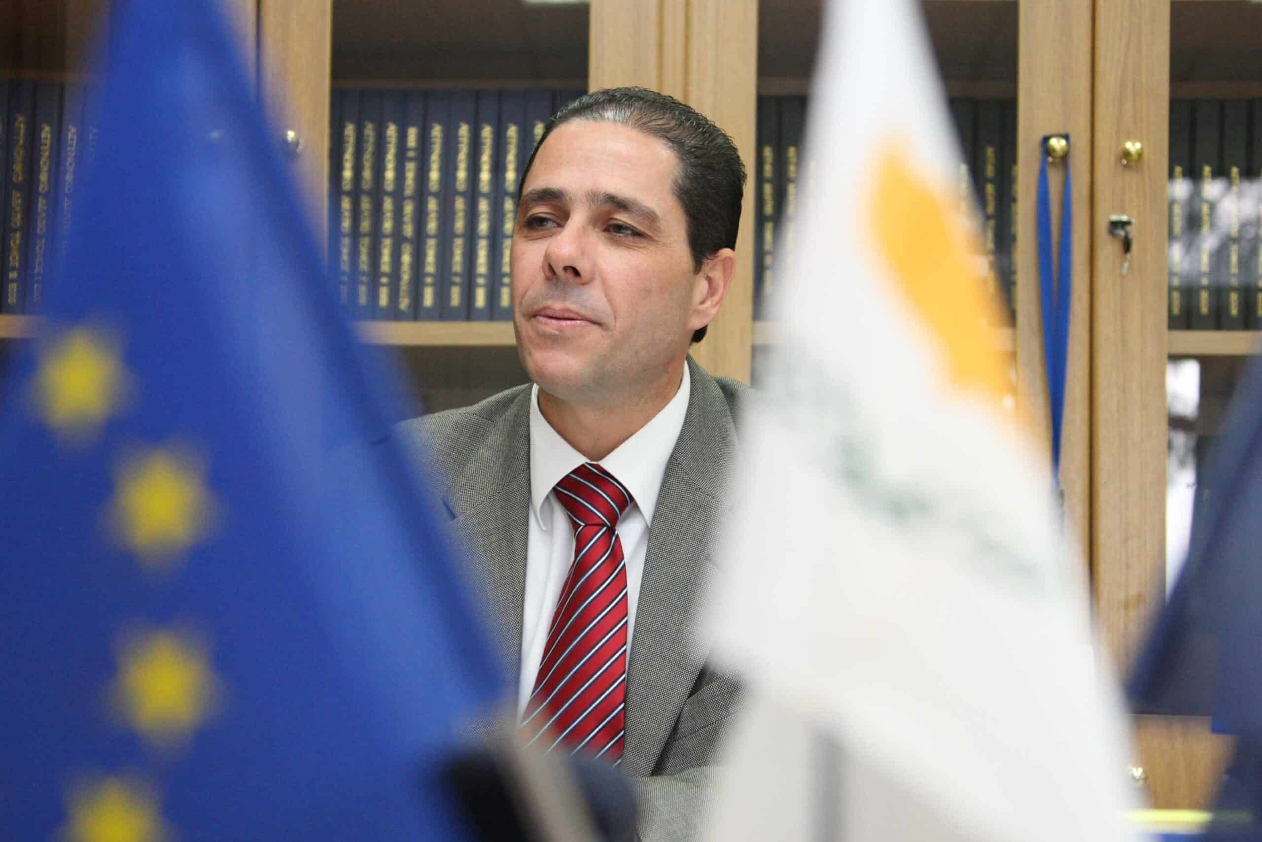 Legal Service questions timing behind anti-corruption spat