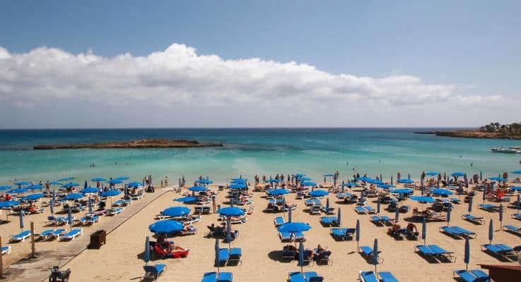 MPs rush bill to extend hotel license grace period