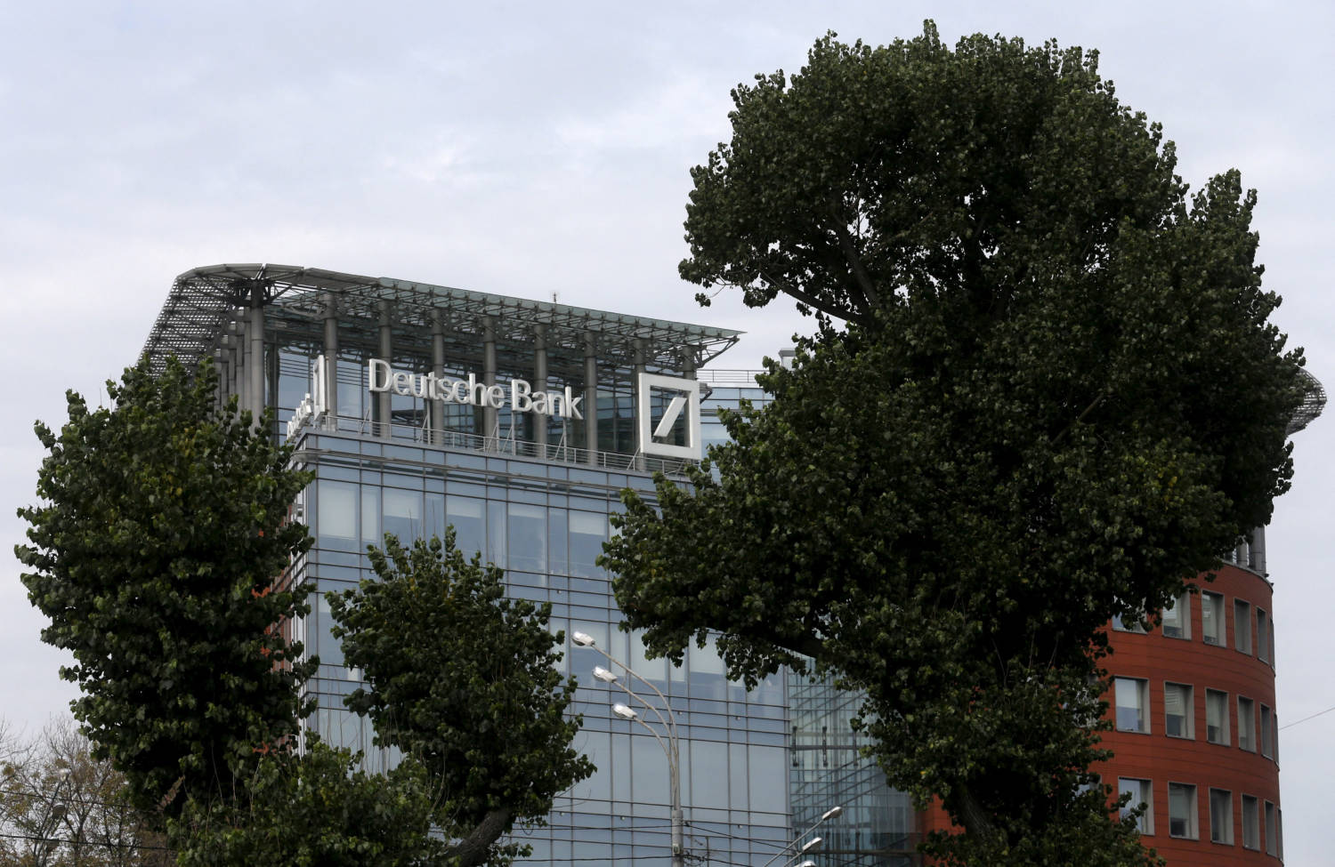 Russian court seizes Deutsche Bank assets as part of lawsuit